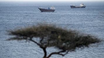 Irán dice que dos buques sufrieron accidente al intentar salir de Ormuz por ruta insegura