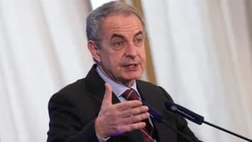 El juez rechaza retirar el pasaporte a Zapatero y no le impone ninguna medida cautelar