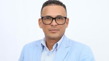 Regidor defiende legalidad de sus funciones