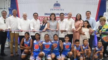 Vicepresidenta Raquel Peña entregó techado del CDP en Santiago junto al ministro Kelvin Cruz