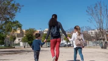 El 40 % de las madres españolas tiene que dejar de trabajar para dedicarse a la crianza