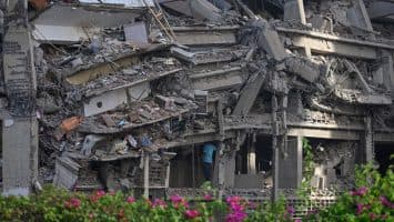El mundo se vuelca sobre Venezuela con equipos de rescate y ayuda humanitaria