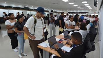 UASD y Mescyt realizan actualización de expedientes de estudiantes becarios
