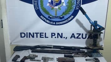 Dintel ocupa arsenal de armas y apresa a tres hombres durante allanamientos realizados en Azua