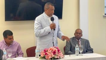 Julio Disla presenta en Connecticut su obra «Una mirada al presente y otra hacia el futuro»
