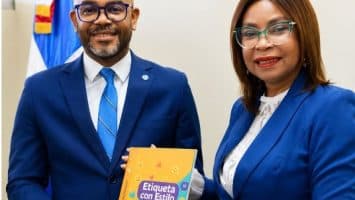 Edumás firma acuerdo para difundir manual educativo sobre etiqueta y convivencia