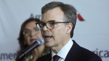 EE.UU. dice que seguirá apoyando esfuerzos para la reconciliación política en Venezuela