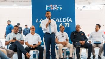 Alcaldía del DN realiza encuentro con comunitarios del sector 30 de Mayo