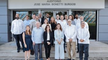 Grupo SID recibe a la embajadora de EE. UU., Leah Campos