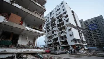 Derrumbes y caos golpean a La Guaira tras terremotos que dejan muerte y destrucción en Venezuela