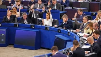 Parlamento Europeo presiona a Cuba por reformas democráticas