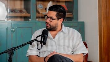 Periodista salvadoreño dice “a una dictadura hay que estorbarla con métodos periodísticos”