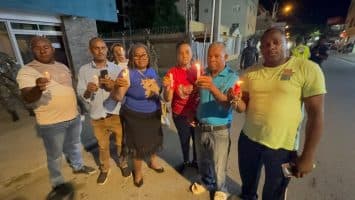 (VIDEO) Realizan encendido de velas en Dajabón por altas facturaciones eléctricas