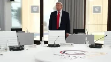 Trump abre la puerta a restablecer «pronto» las sanciones de EE. UU. al petróleo de Rusia