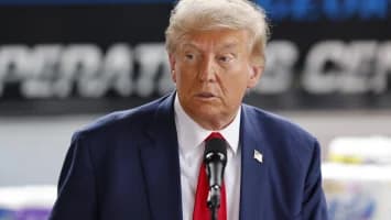 Trump destina 2.600 millones de dólares para cancelar parques eólicos marinos en EE.UU.