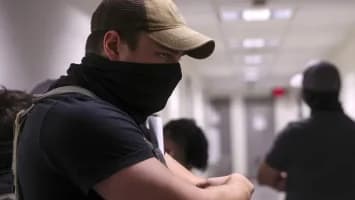 Nueva York demanda al Gobierno de Trump para prohibir que agentes usen pasamontañas