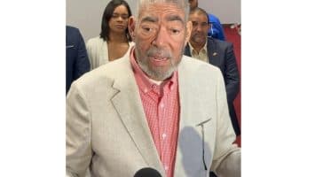 Miguel Mejía regresa a RD; dice que pudo constatar la magnitud de los terremotos en Venezuela
