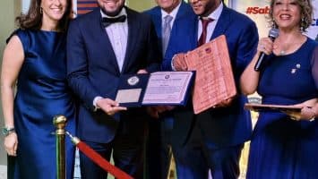 Jaime Rincón es reconocido en Nueva York por su aporte a la comunicación, el turismo y la diáspora dominicana