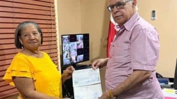Inuva y Dasac entregan casi RD$4 millones a cooperativa de vitivinicultores del Valle de Neiba