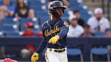 Jesús Made, el mejor prospecto de MLB, salió del juego tras fuerte golpe en la pierna