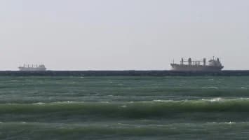 Irán dice que los buques que quieran cruzar Ormuz deben pedir permiso a Teherán