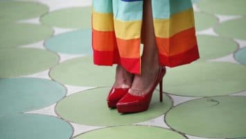 Una jueza en EE. UU. bloquea una ley que restringe el uso de baños a personas trans