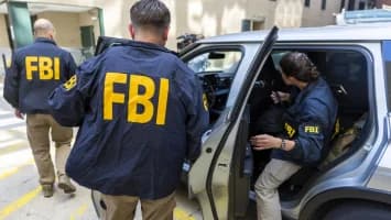 FBI obtiene orden para inspeccionar vehículo de migrante mexicano abatido por agentes de ICE