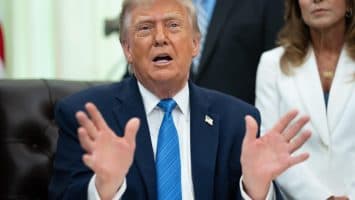 Trump subraya que el pacto con Irán evita la catástrofe económica y cumple todas sus metas