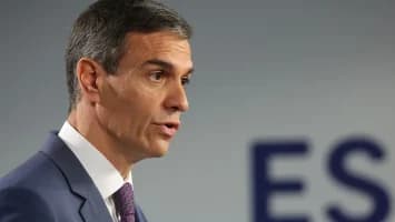 Sánchez desafía críticas migratorias en la UE