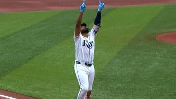 Junior Caminero no para, pega su séptimo jonrón en seis juegos y hace historia en Rays