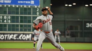 Framber manejó sus emociones y brilló en su emotivo regreso a Houston