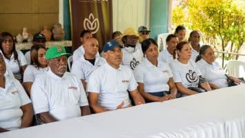 Asociación de Artesanos de Miches denuncia intentos de grupos externos de ocupar espacios públicos en playas