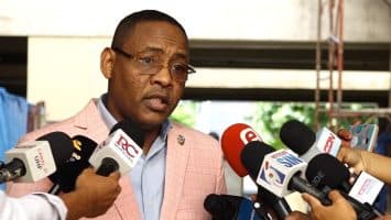 Trasladan a centro médido diputado del PRM tras sufrir desmayo en el Congreso