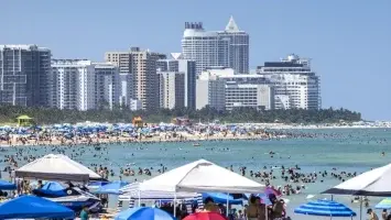 Nueva York activa un plan de emergencia por el calor extremo, que golpeará noreste de EE. UU.