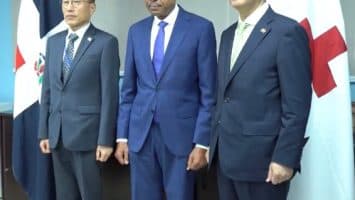 Embajador de Corea en el país y juez visitan a Blaurio Alcántara