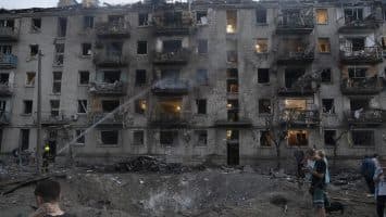 Ataque masivo ruso mata a 23 personas en Kiev y confirma vulnerabilidad a balísticos rusos