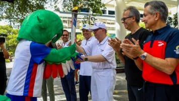 Directivos de Creso reciben la Antorcha de los Juegos Centroamericanos y del Caribe Santo Domingo