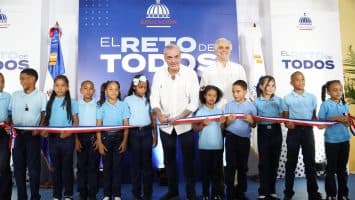 Gobierno inaugura infraestructuras educativas en favor de 2,660 estudiantes en el GSD