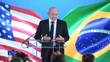 El arancel del 25 % de EE.UU. entra en vigor en Brasil, que anuncia ayudas a las empresas