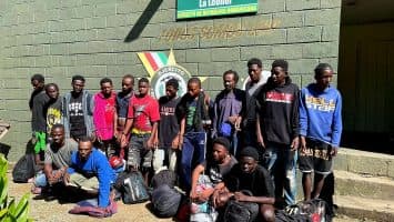 Patrulla del Ejército intercepta a 54 migrantes indocumentados en Montecristi y Santiago Rodríguez