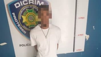 Policía ocupa 100 porciones de presuntas drogas y apresa a un hombre en Boca de Mao