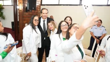 Salud Pública y CMD reciben a médicos que comenzarán su formación como especialistas