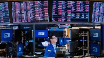 Wall Street cierra en rojo, lastrado por la caída del sector tecnológico
