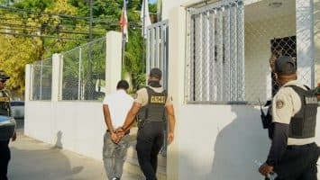 DNCD ocupa más de 14 mil gramos de drogas y arrestan a 56 personas en Santo Domingo Este