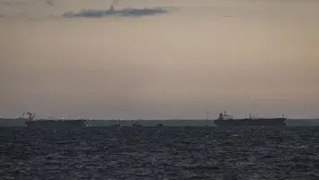 EE.UU. niega que dos petroleros explotaran en Ormuz por minas iraníes