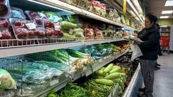 Una familia venezolana necesita 727 dólares solo para la alimentación de un mes, según ONG