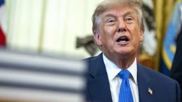 Trump reduce vacunas infantiles recomendadas en medio de críticas de senador republicano