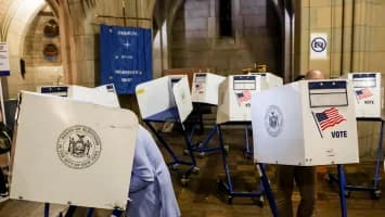 Resultado dividido para la izquierda y el centro en primarias demócratas de EEUU