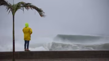 Lala se convierte en huracán y se aproxima a Hawái con riesgo de tocar tierra este sábado
