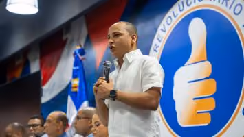 Joaquín Fernández es ratificado como secretario general de la Juventud Revolucionaria Moderna